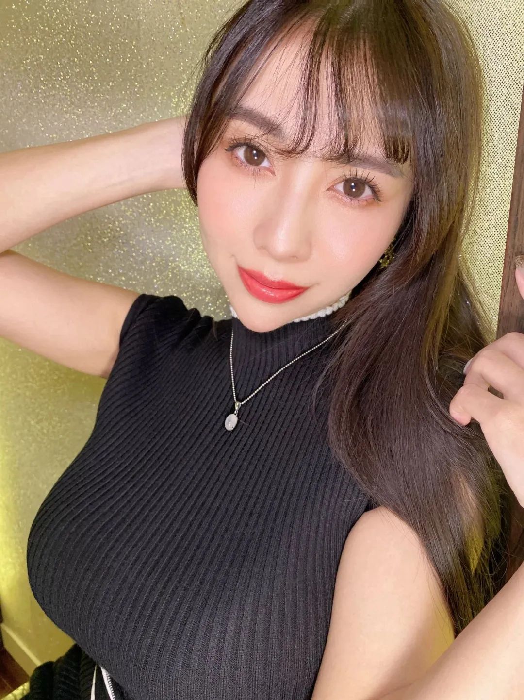 魔鬼身材，荷尔蒙爆表的美女——上羽絢