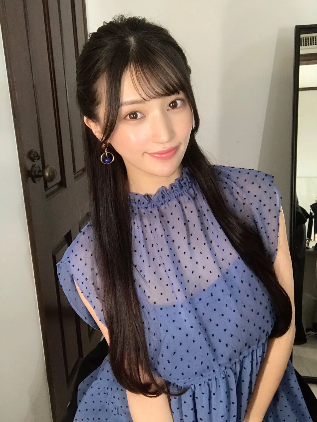 高桥圣子：从写真救世主到业界顶流，6年300作品，引退后三年强势复出
