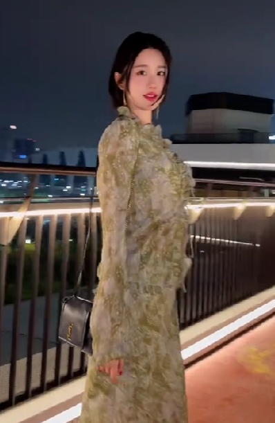 轩子巨2兔直播回应：双马尾不能拉，看小视频不如看她直播