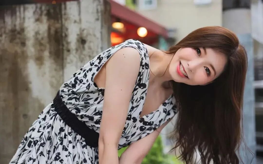 熟女御姐爱弓凉：人妻角色演绎到极致，那股媚劲儿无人能挡