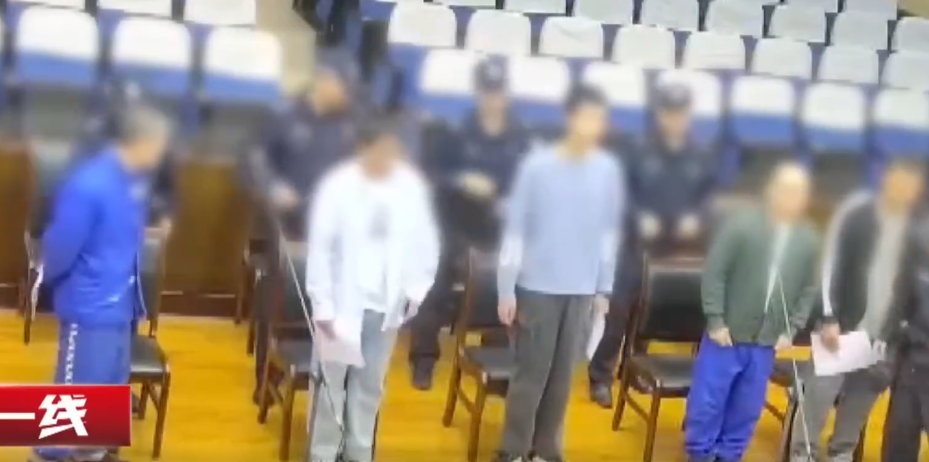 中学生深夜浏览色情漫画网站，妈妈崩溃：感觉天都塌了！