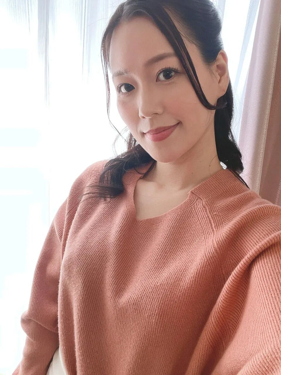 33岁女企业家因“婚姻寂寞”下海：岬光莉的轻熟魅力与转型之路