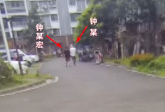 中学生深夜浏览色情漫画网站，妈妈崩溃：感觉天都塌了！