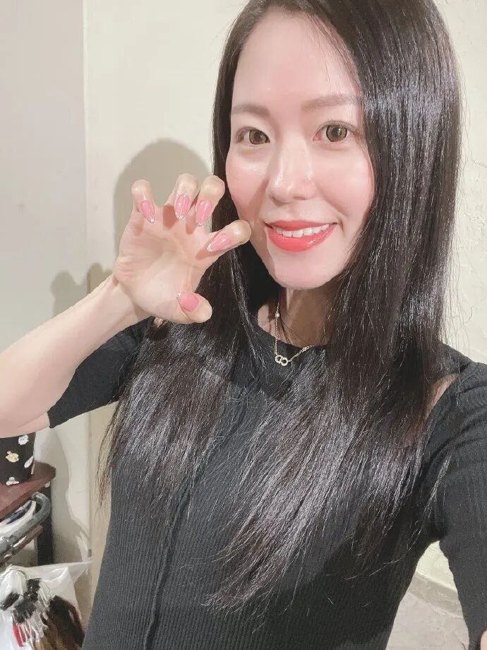 33岁女企业家因“婚姻寂寞”下海：岬光莉的轻熟魅力与转型之路