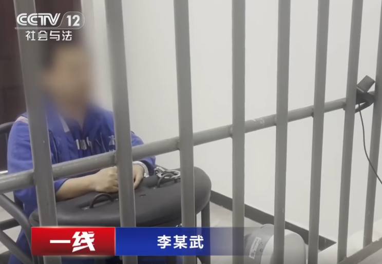 中学生深夜浏览色情漫画网站，妈妈崩溃：感觉天都塌了！