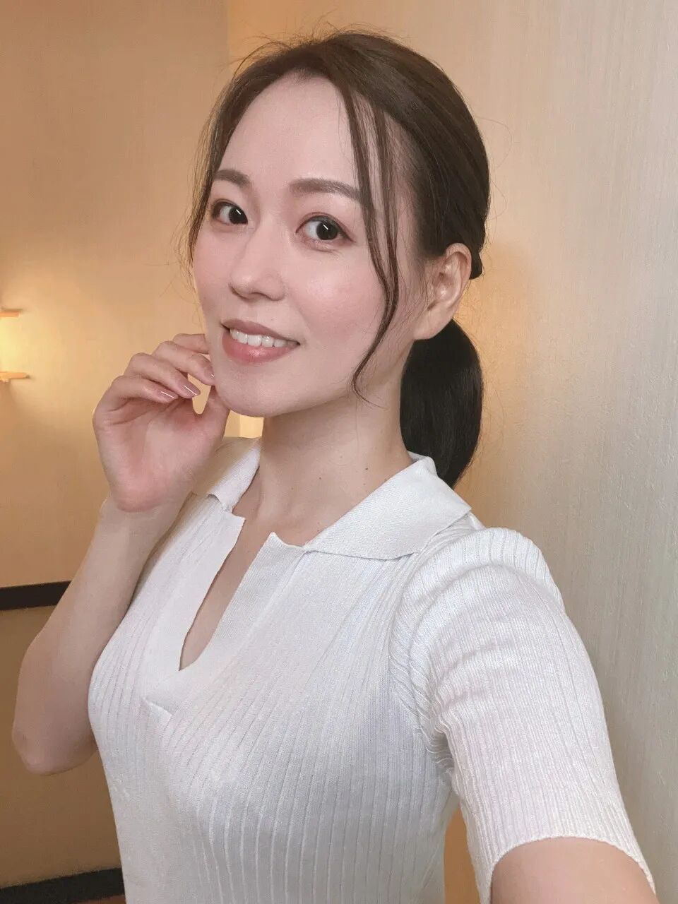 33岁女企业家因“婚姻寂寞”下海：岬光莉的轻熟魅力与转型之路