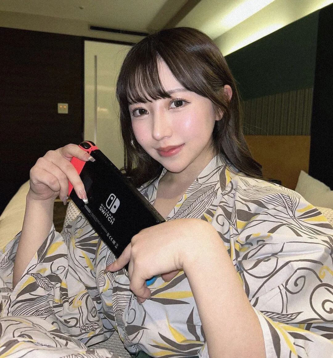 暗黑女神版柳岩——流川莉央